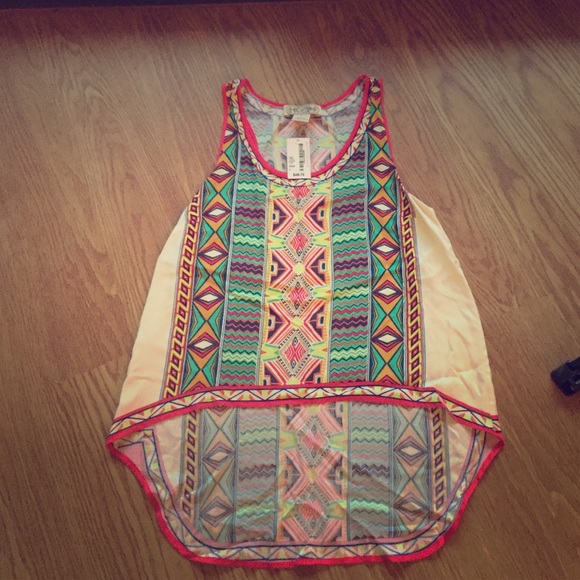 Brand new Fun and colorful tank size: small