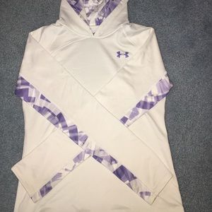 under armour sweatshirt. very good condition!