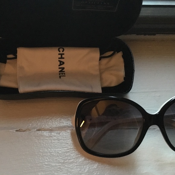 CHANEL Sunglasses main image 4