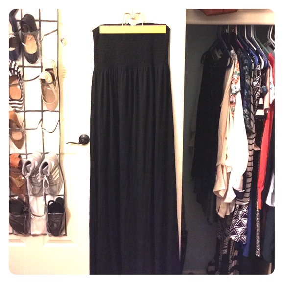 Black maxi with slits
