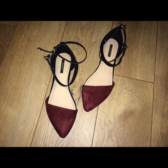 🔹F21 burgundy flats