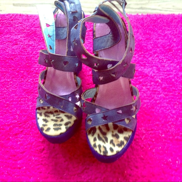 NEVER WORN WEDGES - Picture 1 of 4