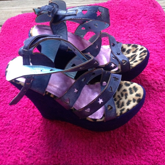 NEVER WORN WEDGES - Picture 3 of 4