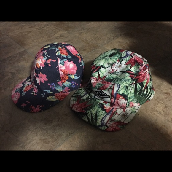 colorful hats - Picture 1 of 1