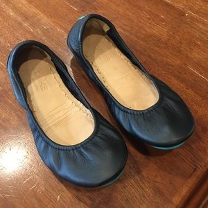 Tieks Matte black size 5