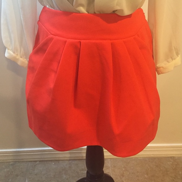 ✨Newly Reduced✨Hot red/orange skirt - Picture 2 of 4