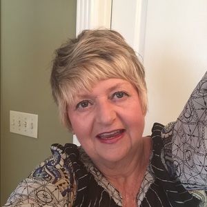 Meet your Posher, Nora