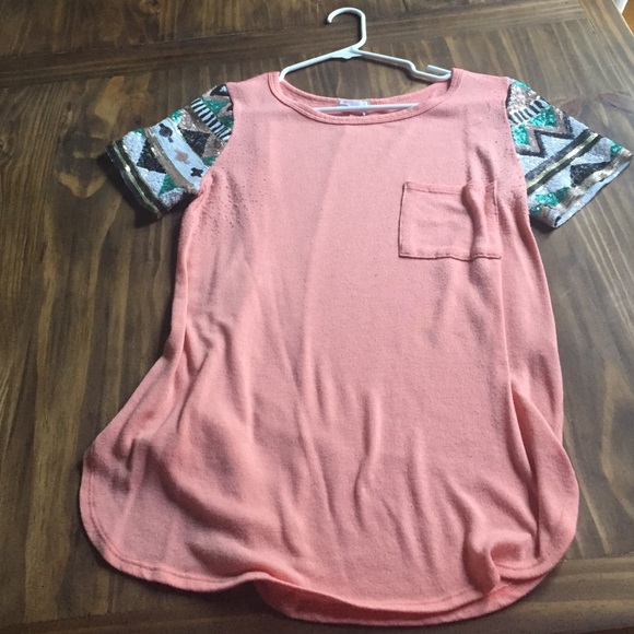Long pocket tee with sequin sleeves