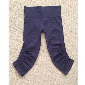 LULULEMON flow & go crops