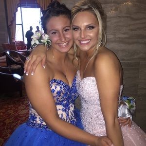 Meet your Posher, Danielle