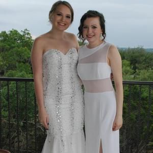 Meet your Posher, Elise