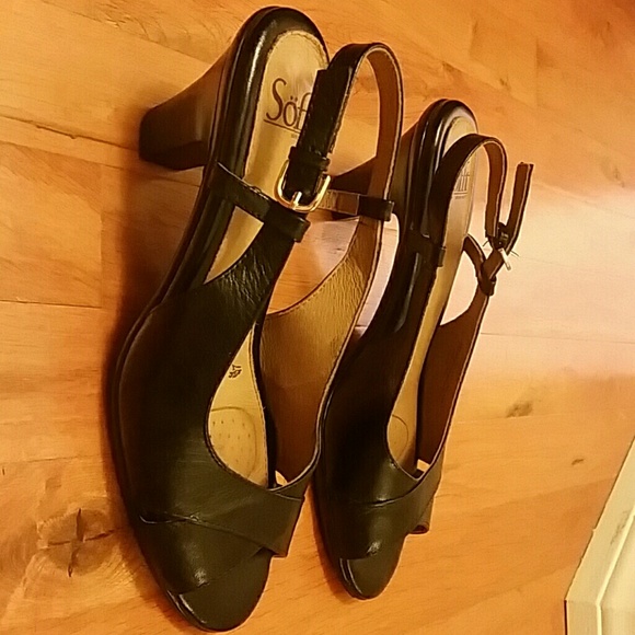 Shoes - Picture 4 of 4