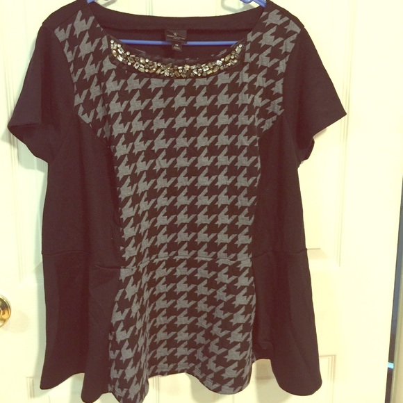 Grey and black houndstooth peplum