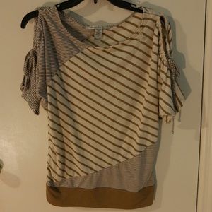 Open Shoulder Asymmetrical Tshirt