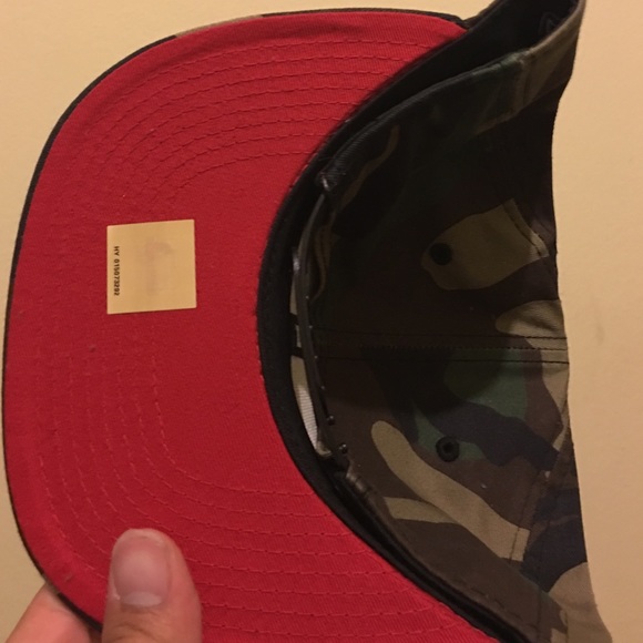 Bulls hat - Picture 2 of 3