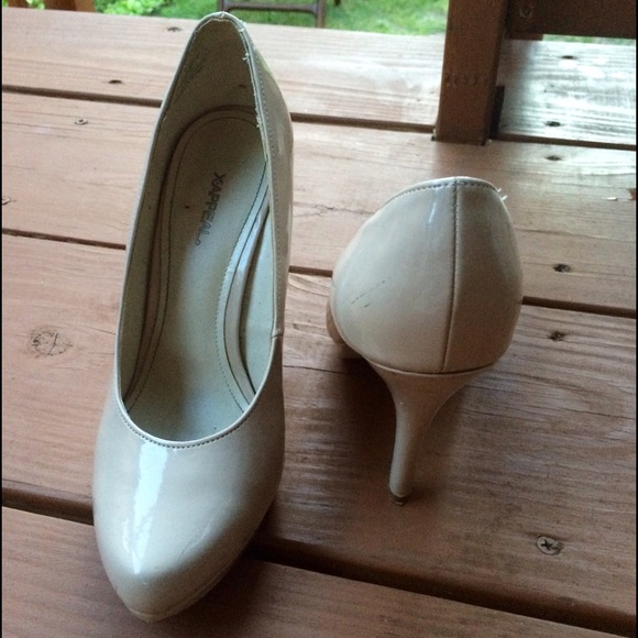 Heels - Picture 2 of 2