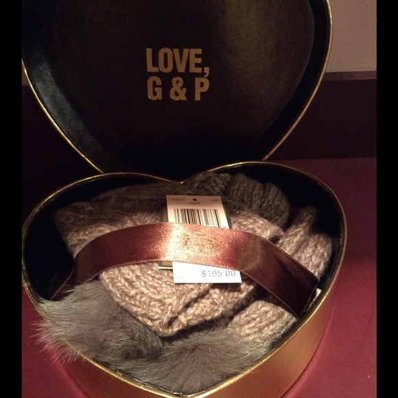 NWT JUICY COUTURE HAT & SCARF SET👒 - Picture 2 of 3