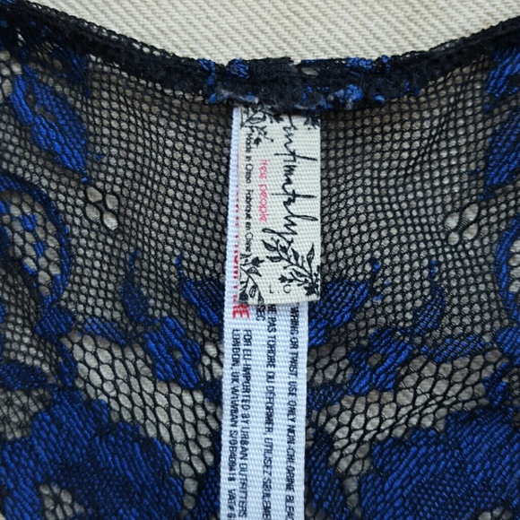 Beautiful lace bra - Picture 2 of 3