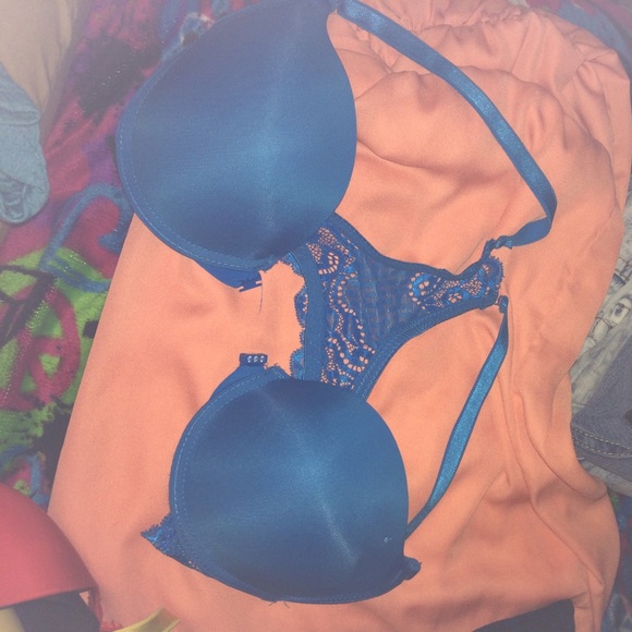 Bras - Picture 2 of 2