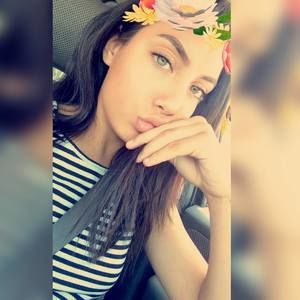 Meet your Posher, Perla