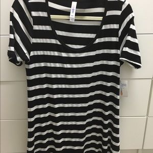 SOLD ON Ⓜ️** Lularoe xxs perfect tee NWT