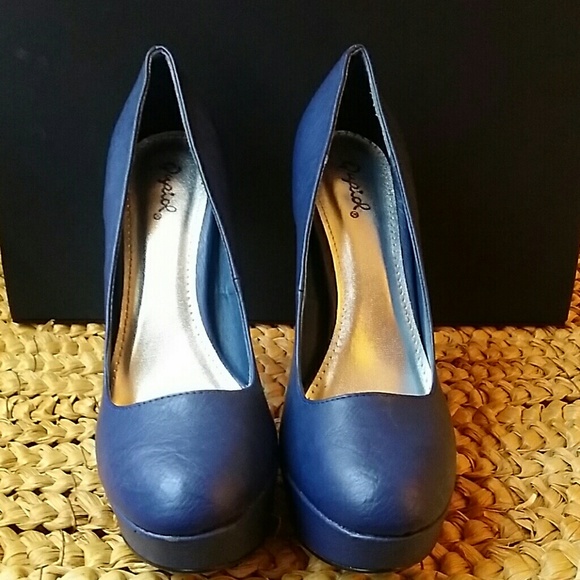 Navy blue heels