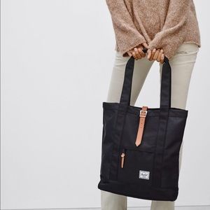 Herschel supply co market tote