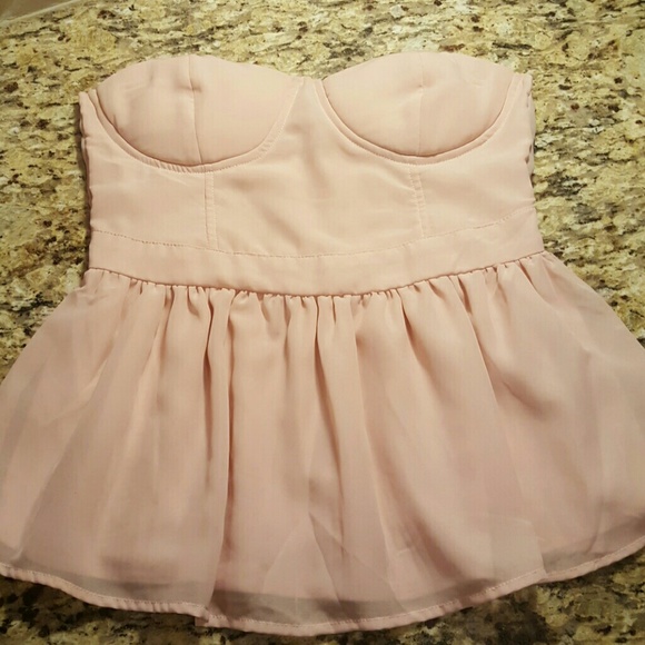 👑 3/$12 Light pink peplum strapless top sz med