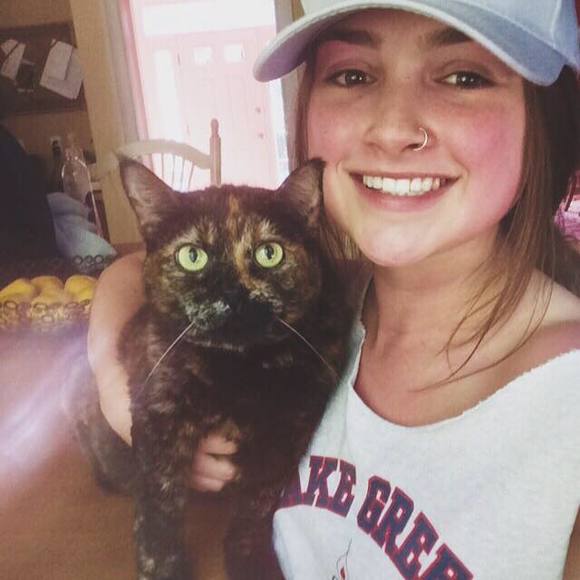 Meet your Posher, Maddi