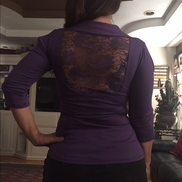 Bebe blouse with lace for that sophisticated look - Picture 2 of 4