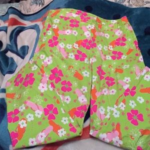 Lilly Pulitzer  flip-flop flower Capri