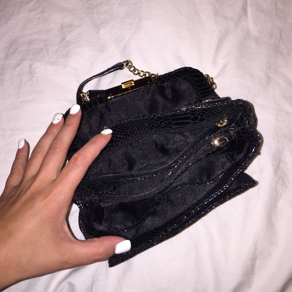 Mk crossbody - Picture 2 of 4