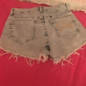 Nicki Minaj high rise shorts