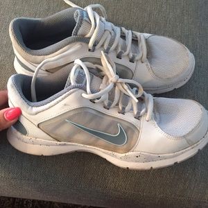 Gently used NIKE sneakers!