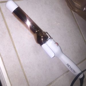 Revlon 1 1/4 inch Curling Iron [Rose Gold Edition]