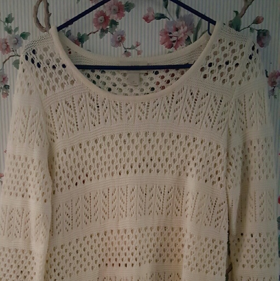 White sweater - Picture 1 of 2