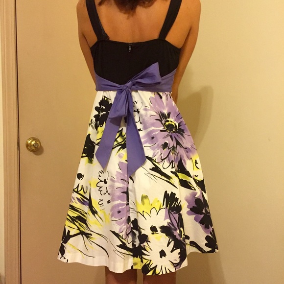 🔵Black and floral dress