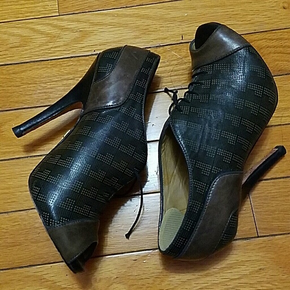 L.A.M.B heel 👠 - Picture 2 of 3