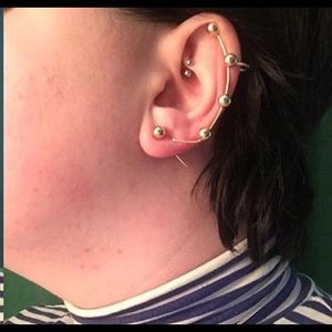 Gold ear climber