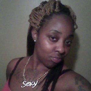 Meet your Posher, Monique