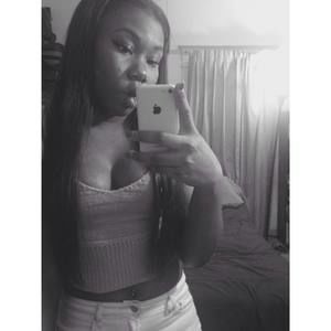 Meet your Posher, Desiree