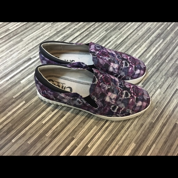 Slip on sneakers - Picture 2 of 2