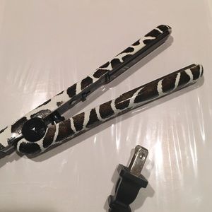 ✨SOLD✨Miniature Hair Straightener