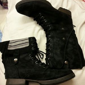 Adjustable length combat boots