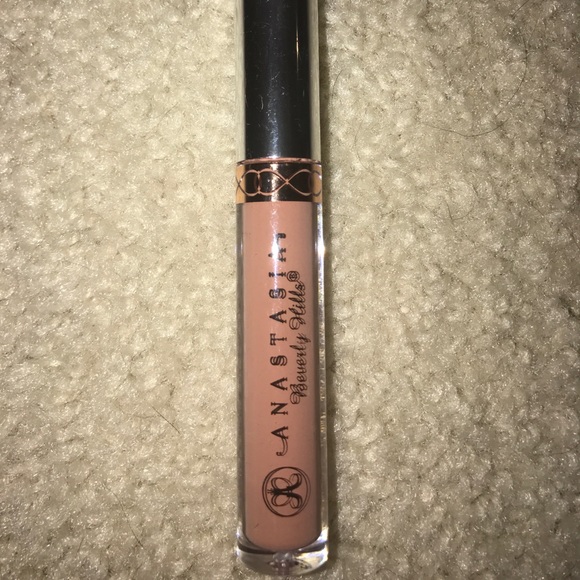 Matte lipstick - Picture 2 of 2