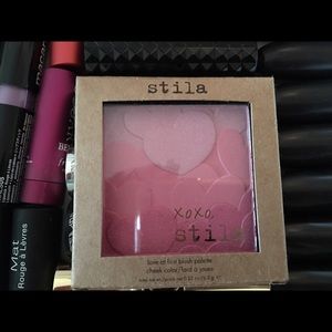 Brand-new stilla love at first blush