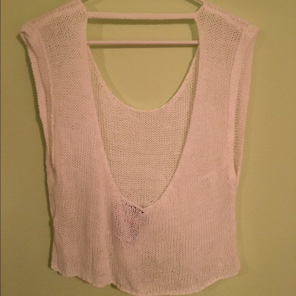 🐬LF white crochet crop top backless low small - Picture 2 of 4