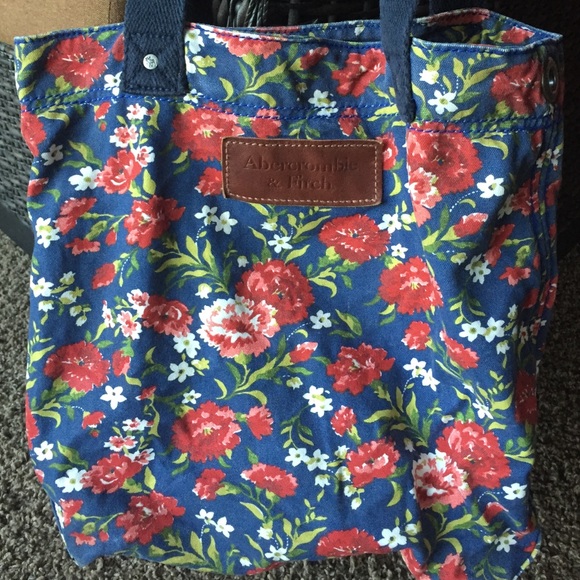 Abercrombie & Fitch floral tote bag 💕🌼🌸