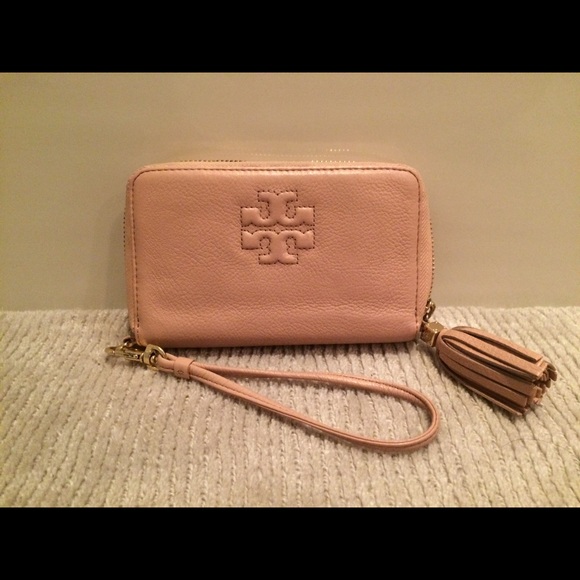 Tory Burch wallet (make offer, willing to change)