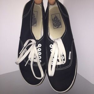 Black Lo Pro vans // women's 8.5 men's 7